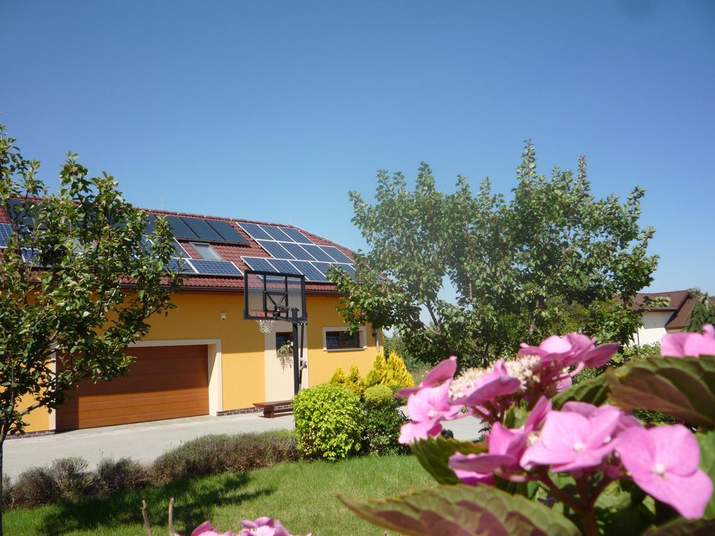 Apartmany Graf Chýně Exteriör bild
