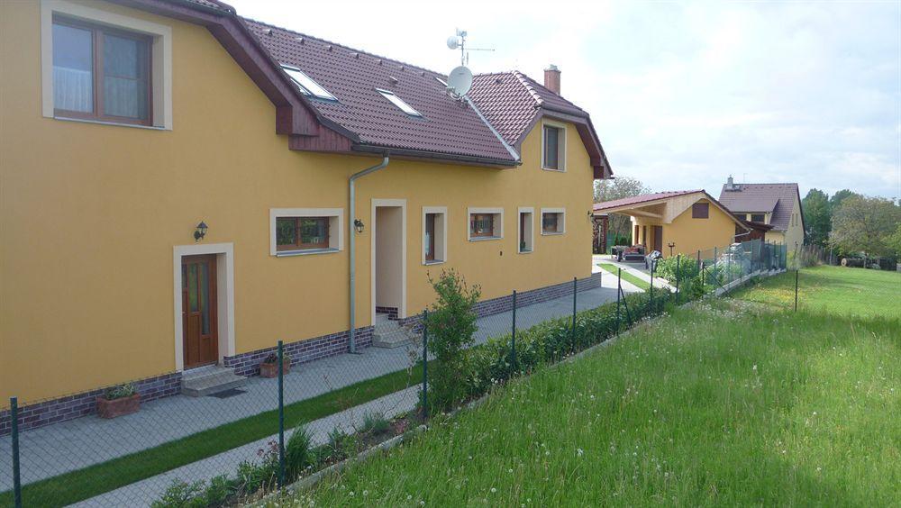 Apartmany Graf Chýně Exteriör bild