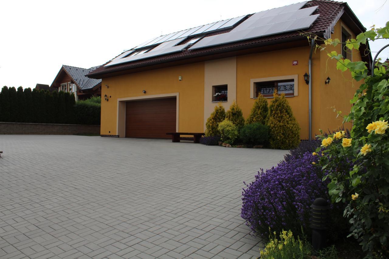 Apartmany Graf Chýně Exteriör bild